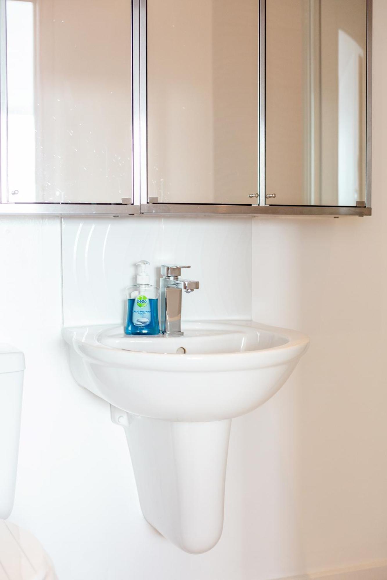 לונדון Excel Dock Apartments מראה חיצוני תמונה