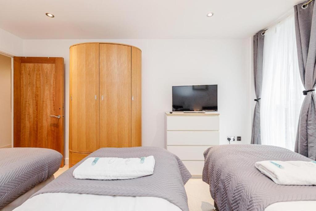 לונדון Excel Dock Apartments מראה חיצוני תמונה