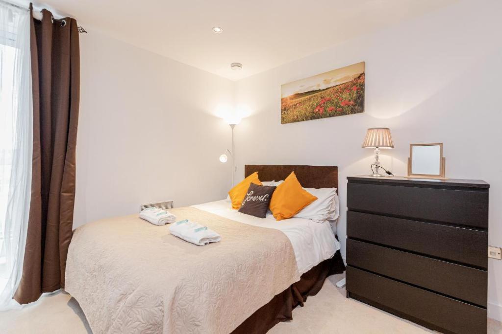 לונדון Excel Dock Apartments מראה חיצוני תמונה